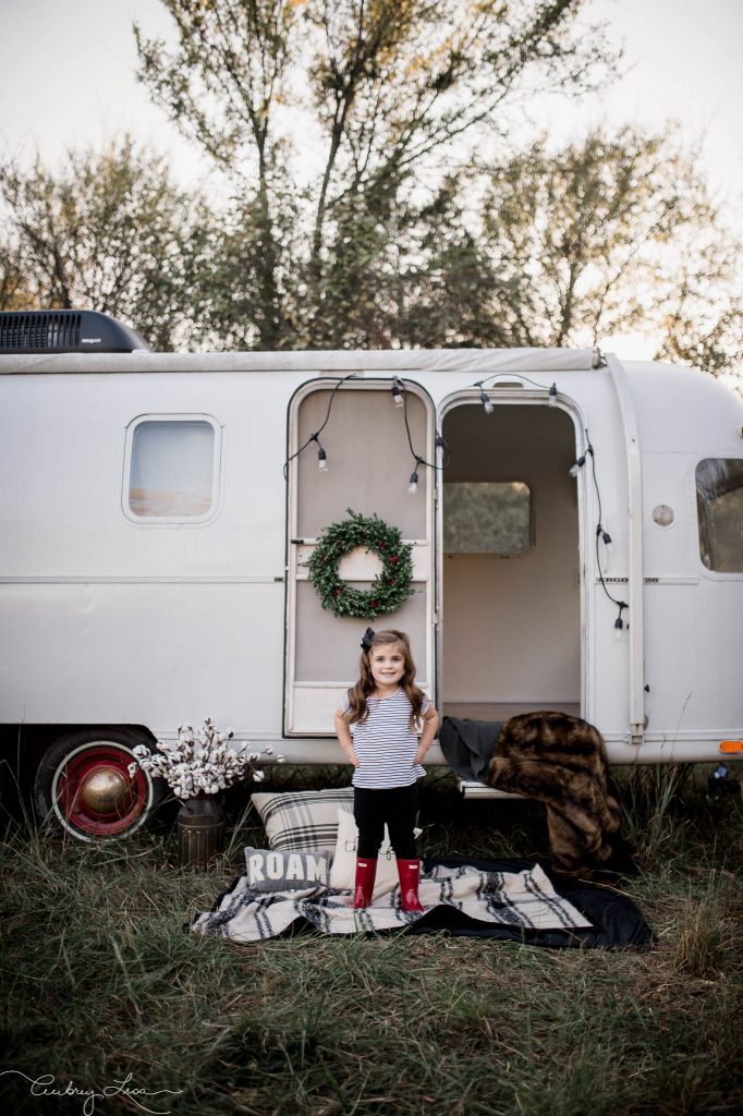 Camper Photo Shoot from The Farm Girl Blog // farmgirlblogs.com